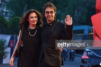 Kanada'lı dünyaca tanınmış, sinema yıldızı Arsine Hancıyan ve yine dünyaca tanınmış yönetmen eşi, Atom Egoyan
