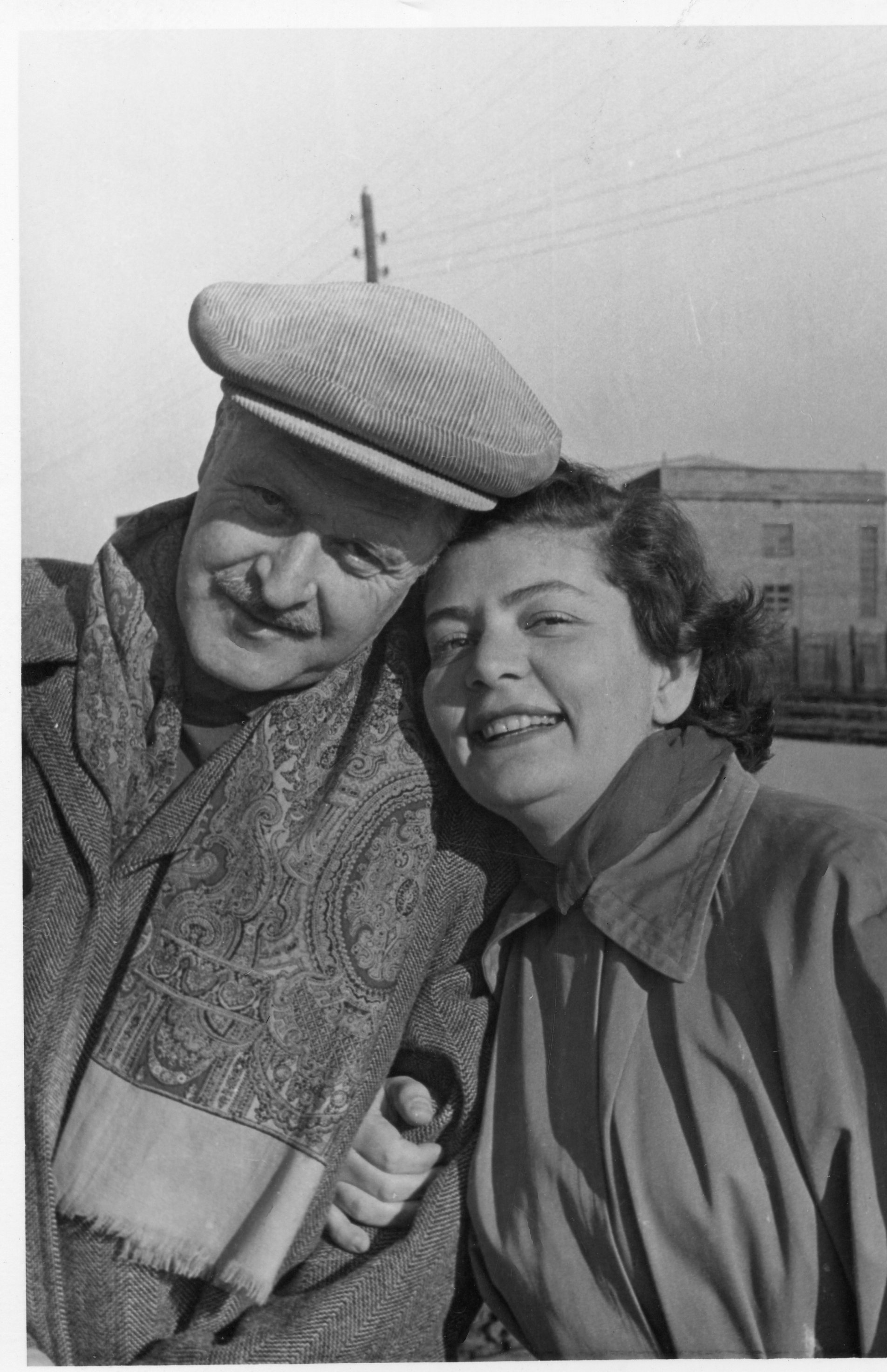 Nâzım Hikmet ve Anjel Açıkgöz