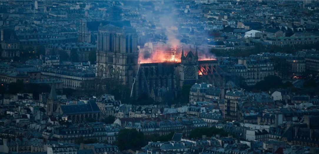 Notre Dame katedrali yangını TIME objektifinden