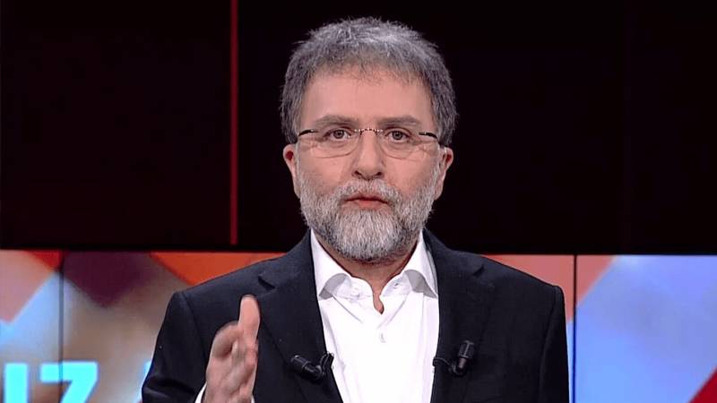 KÖŞE YAZARLARI, GÜLŞEN’İN TUTUKLANMASI HAKKINDA NE DEDİ? |  Hürriyet Gazetesi Genel Yayın Yönetmeni Ahmet Hakan: Hürriyet Gazetesi Genel Yayın Yönetmeni: ‘’Gülşen’e çok kızdım abi. Durup dururken adamlara mis gibi bir mağduriyet hediye etti. Adamları yeniden birleştirip motive etti. Ne vardı yani seçime kadar bekleseydi? Ne vardı devranın dönmesine kadar sabretseydi? Nasıl olsa seçimden sonra motorları mavilikleri süreceğiz ve hep beraber alayına ağız dolusu söveceğiz. Nedir bu acele? Bir dur. Bir sabret. Şurada kalmış 10 ay. Sık dişini. Bugünden sövüp de adamlara mağduriyet ekmeği yedirtmenin ne gereği var? Anlamıyorum ki!’’