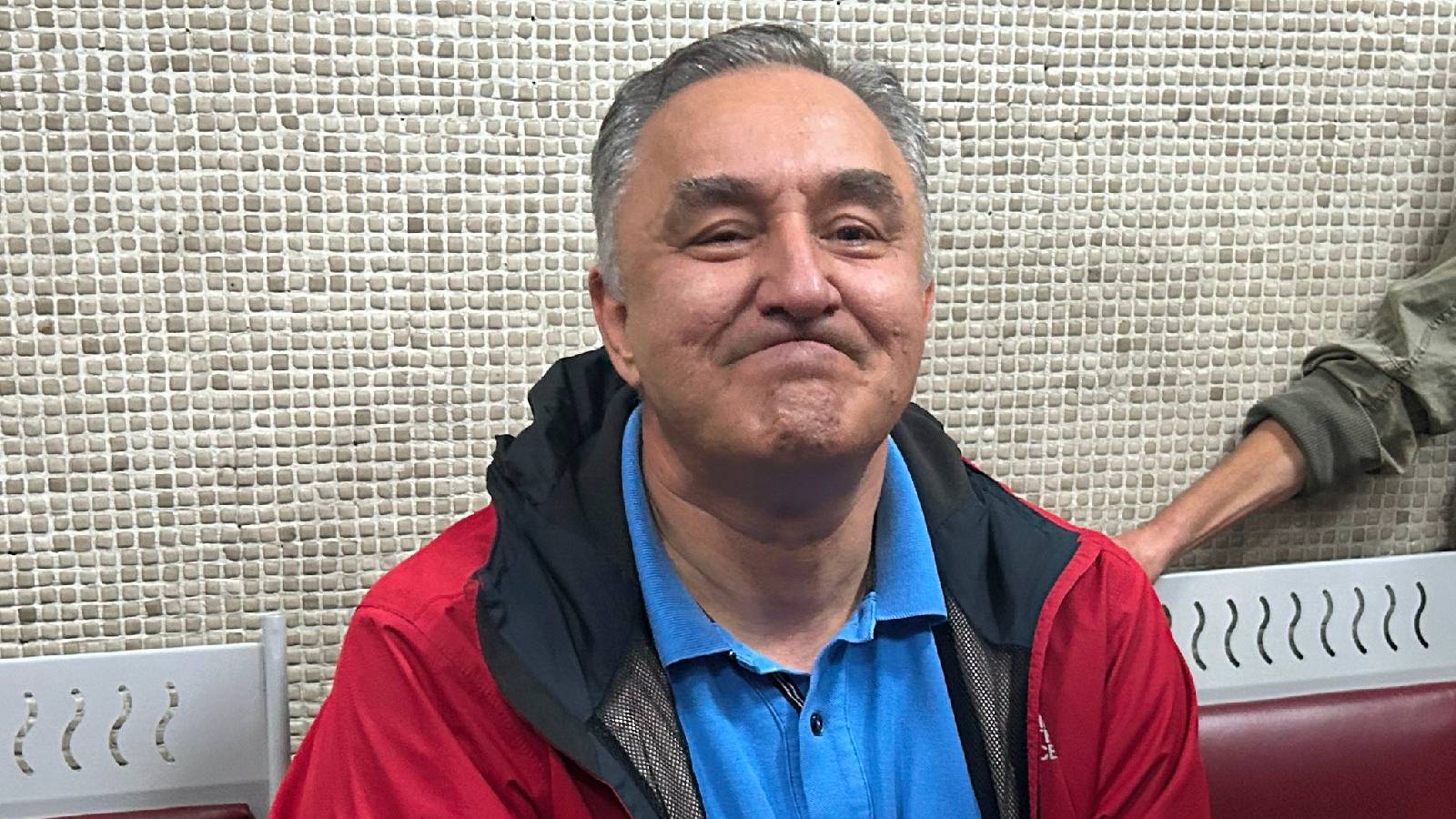 T24 yazarı Tolga Şardan'ın tutuklanmasına tepki yağdı | "Olmadığı söylenen rapor için tutuklandı", "Pes!", "Şardan, gazeteciliğin yüz akıdır!"