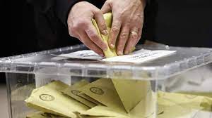 31 Mart yerel seçimlerinde bazı illerde oy sayımı sürerken, resmi olmayan kesin sonuçlara göre Türkiye’de en çok oyla seçilen DEM Parti’nin Batman eş başkanları Gülistan Sönük ile Mehdi Öztüzün oldu.