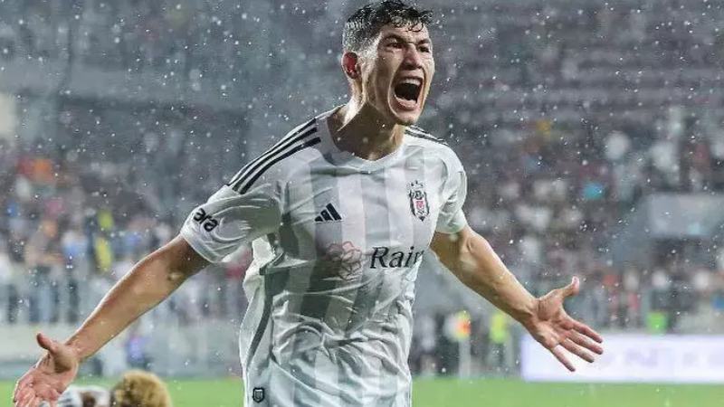 Beşiktaş göndermek istiyor, Zaynutdinov gitmiyor