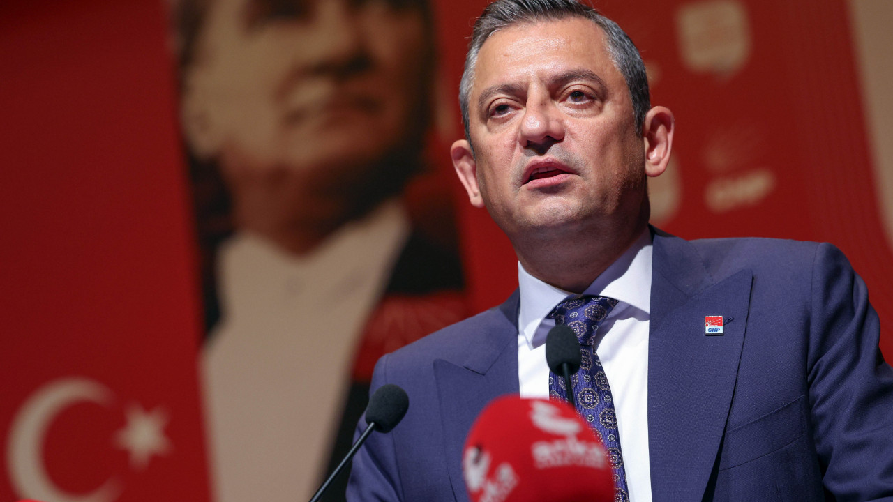 Özer Sencar son anketi böyle duyurdu: Özgür Özel Erdoğan’a meydan okuyor