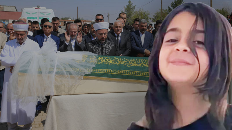 19 gün sonra cansız bedeni dere yatağında bulunan 8 yaşındaki Narin Güran'ın otopsi işlemleriyle ilgili Savcı tutanağı ortaya çıktı. Tutanakta yer alan ifadeler dikkati çekti. Narin’in nasıl öldürüldüğü ve cinayete dair kesin tespit, otopsi raporundaki bulgular eşliğinde İstanbul Adli Tıp Kurumu’nun hazırlayacağı rapor neticesinde ortaya çıkacak. 