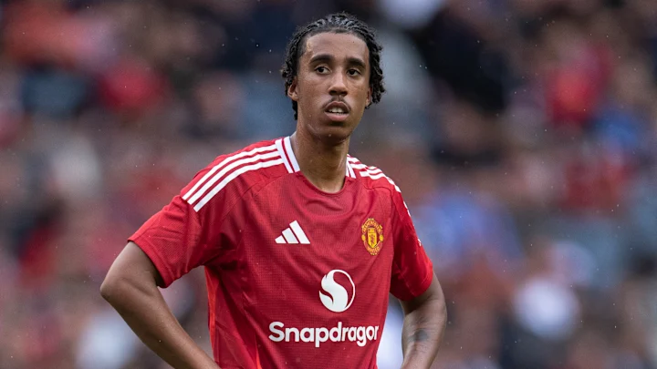 2- Leny Yoro - Manchester United 136 bin 892 Euro
