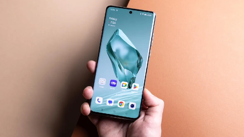 Exynos yonga seti bulunduran akıllı telefonlar için 'hemen güncelleyin' uyarısı yapıldı. Samsung, güvenlik açığının birçok Exynos destekli telefonu ve saati saldırıya açık hale getirdiğini duyurdu.