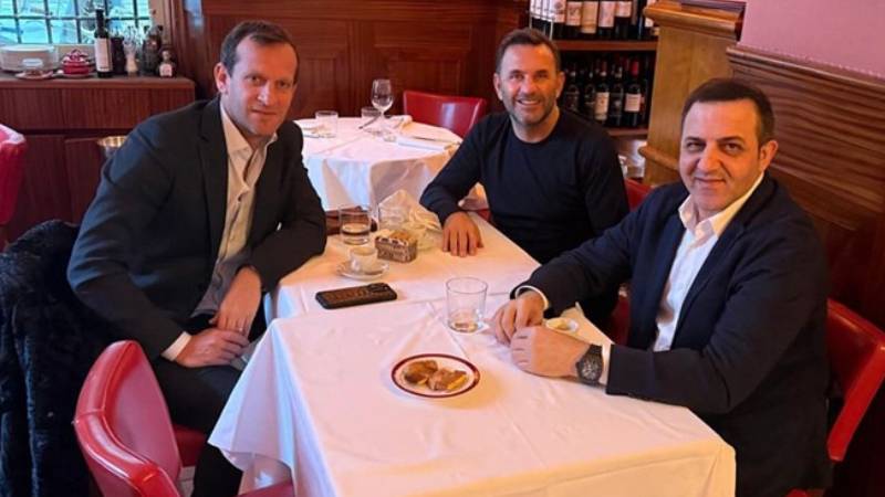 Galatasaray Sportif AŞ Başkanvekili İbrahim Hatipoğlu, Osimhen’in sözleşme konusuna açıklık getirdi ve serbest kalma maddesiyle ilgili konuştu. 