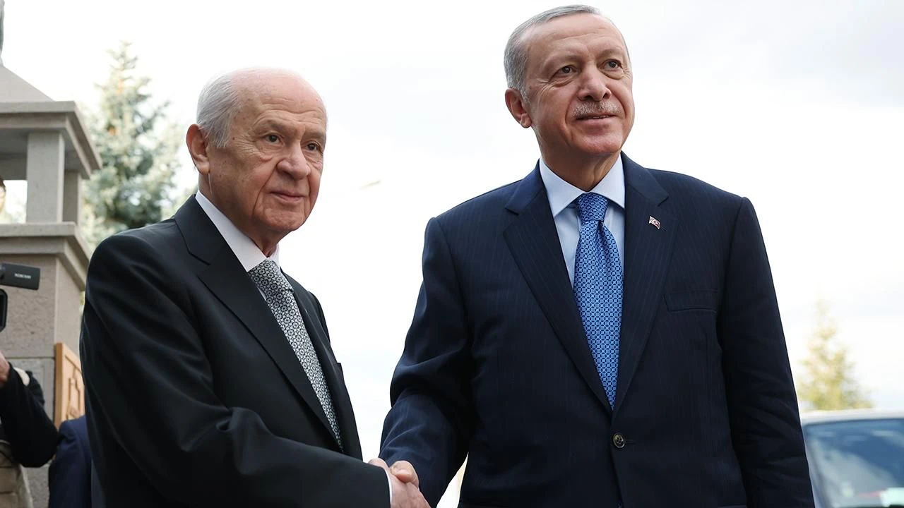 PİAR Araştırma, Bahçeli'nin Öcalan çağrısı sonrası partisinin 1,5 puan, AKP’nin ise 2 puan oy kaybı yaşadığı analizi paylaştı. 