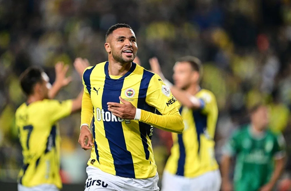 İstanbul'a gelen Al-Nassr idarecileri, Sabah Gazetesi'nin haberine göre Fenerbahçe'ye 30 milyon euroyu bulan bir teklif yaptı.