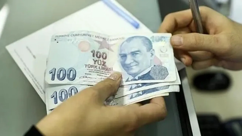 GSS Borçları Nasıl Birikti? | GSS, kişilerin sağlık hizmetlerine erişimini sağlayan zorunlu bir sigorta sistemidir. Ancak, çalışmayan veya gelir testi yaptırmayan vatandaşlar, her ay asgari ücretin yüzde 3'ü kadar GSS prim borcu biriktiriyor. Bu borçlar, zamanında ödenmediği takdirde, SGK tarafından icra veya haciz yoluyla tahsil edilebiliyor