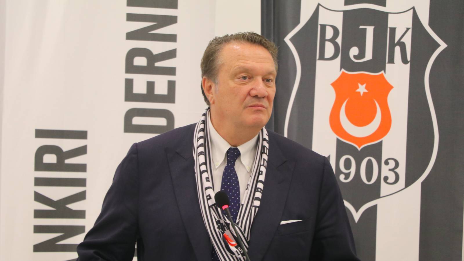 Beşiktaş Başkanı Hasan Arat'ın Futbol A.Ş.'den istifası gündem oldu: "Böyle kulüp yönetilmez"