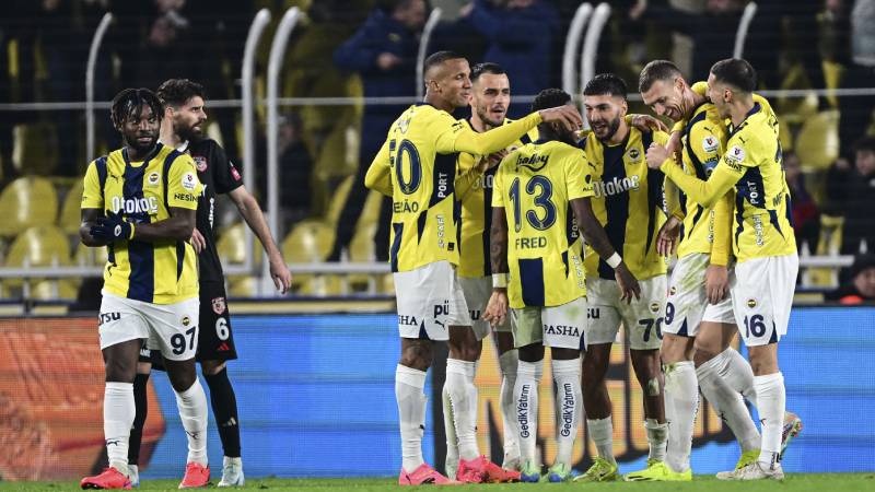 Spor yazarları, Fenerbahçe-Gaziantep FK maçını yorumladı: "Artık Galatasaray'ı koruyacak bir puan farkı kalmadı"