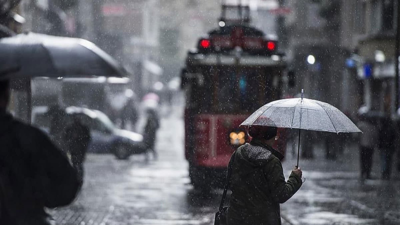 Meteoroloji Genel Müdürlüğü tarafından yapılan son tahminlere göre, ülke genelinin çok bulutlu, Marmara'nın güney ve batısı, Ege, (Hatay ve Osmaniye dışında) Akdeniz, İç Anadolu’nun güney ve batısı ile Batı Karadeniz ve Güneydoğu Anadolu'nun batısının yağışlı geçeceği tahmin ediliyor. Ege'nin güney kıyıları, Doğu Akdeniz'in batısı ve Batı Akdeniz'de kuvvetli olması beklenen yağışların, genellikle yağmur ve sağanak, Ege ve Akdeniz kıyılarında yer yer gök gürültülü sağanak, Batı Karadeniz'in yükseklerinde ve Akdeniz'in Toroslar kesiminde karla karışık yağmur ve yer yer kar şeklinde görüleceği tahmin ediliyor.
