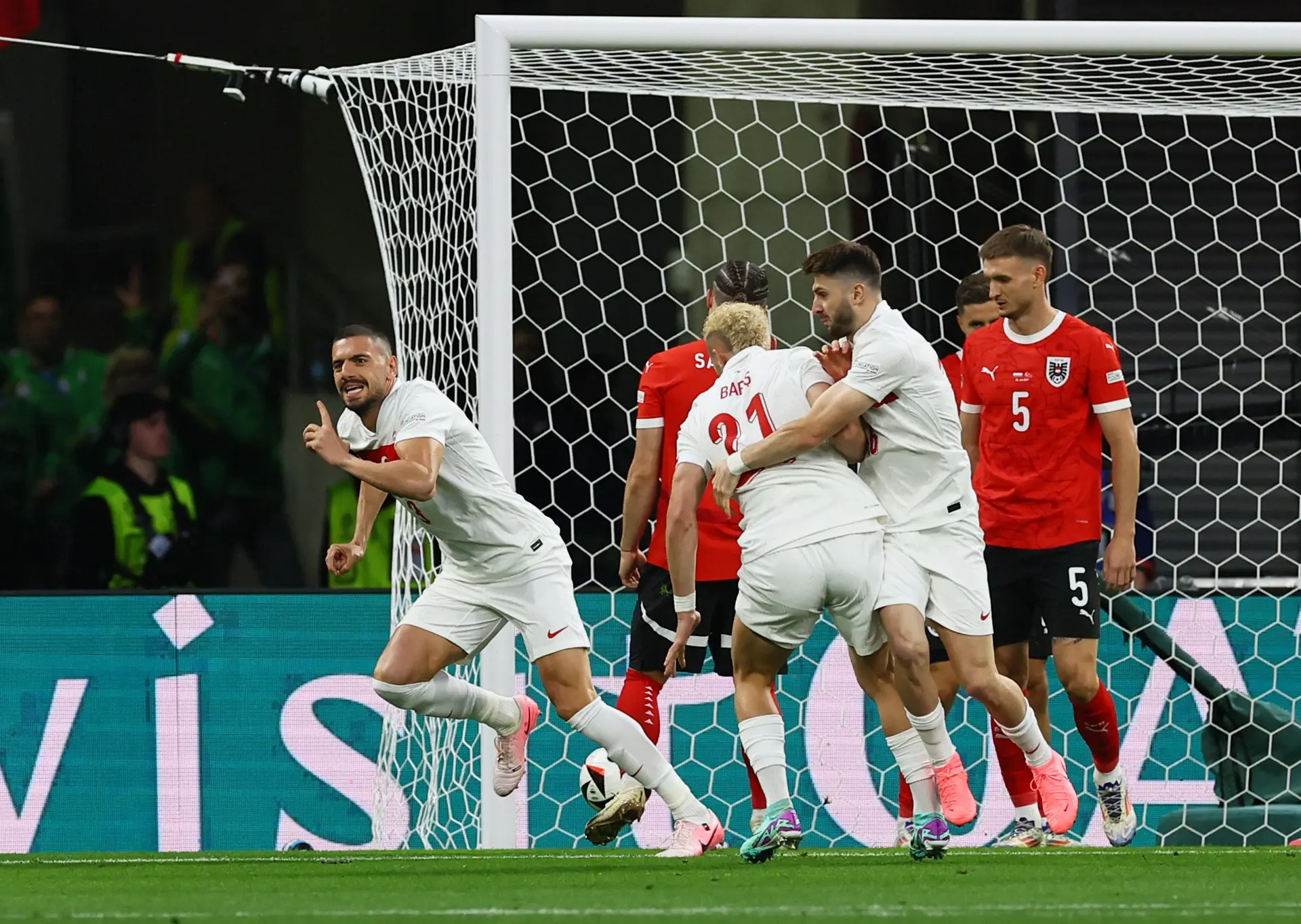 A Milli Futbol Takımı, 2024 Avrupa Şampiyonası (EURO 2024) F Grubu üçüncü maçında Çekya'yı 2-1 yendi. Bu sonuçla milliler, grupta 6 puanla ikinci olarak son 16 turuna kaldı ve Avusturya ile eşleşti.
