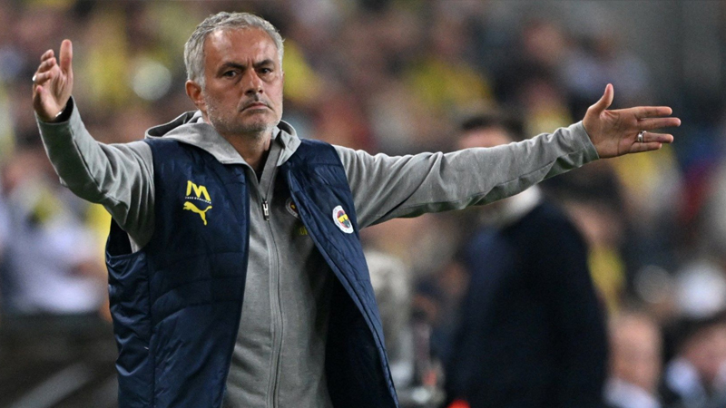 Sözcü Gazetesi'nden İrfan Yirmibeş'in haberine göre Mourinho, ayrılık kararı aldığı isimleri Fenerbahçe yönetimine iletti.