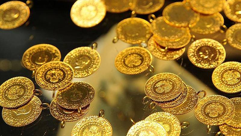 Aralık ayında bu işçilikler yıl sonu dönem hesabı kapanmasına dolayı bu makas daraldı.  Bu işçilikler 1000 dolara kadar geriledi.  Ve dolayısıyla bu işçilikler gerileyince de gram altın normalleşiyor.  Bakın normalleşiyor.