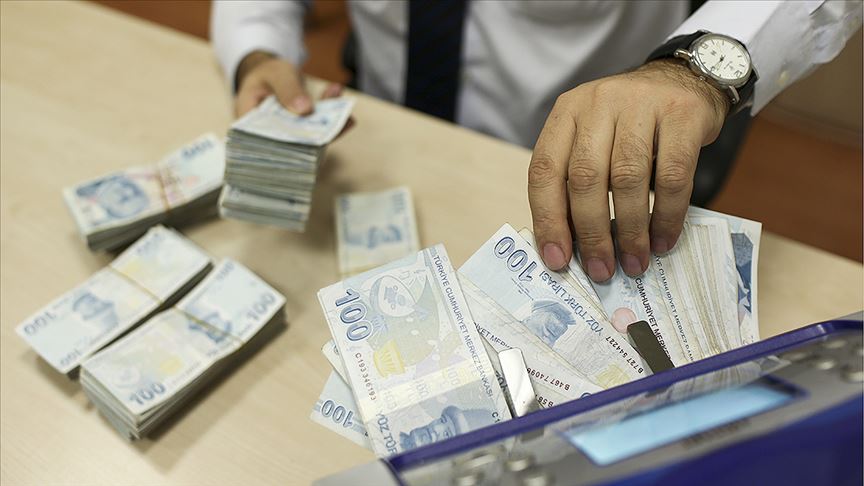 Geçtiğimiz yıl bu miktar emeklilerin hesaplarına yatırılmıştı. Ancak 2025 yılı için henüz resmi bir açıklama yapılmadı.  CNN Türk'ün haberine göre, SGK uzmanları, 500 liralık bir artış ihtimali üzerinde duruyor.
