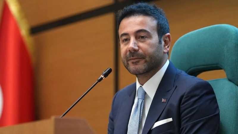Siyasilerden Beşiktaş Belediye Başkanı Rıza Akpolat'ın gözaltına alınmasına tepki; "Demokrasiden ve hukuktan kopuşun son örneğidir"