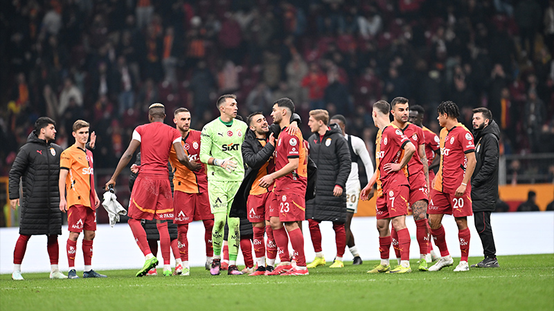 Hakem hocaları, Galatasaray-Konyaspor maçının tartışmalı pozisyonlarını yorumladı: Galatasaray'ın iptal edilen golünde karar doğru mu?