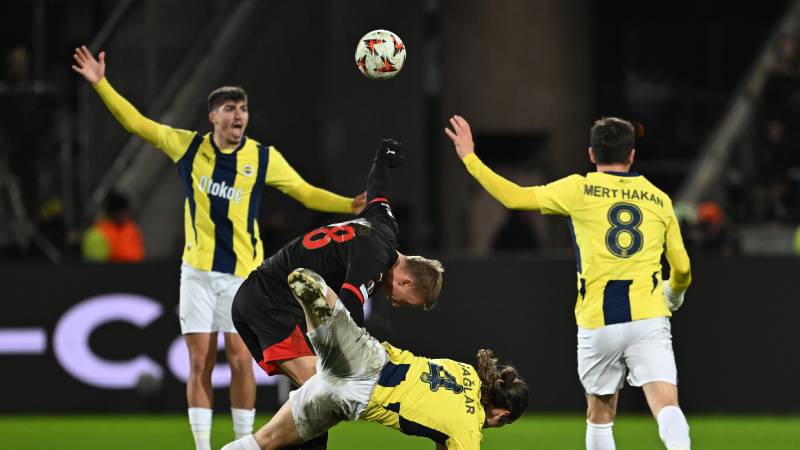 Spor yazarları, Midtjylland-Fenerbahçe maçını yorumladı: "70 milyon euro değeri olan rakip karşısında 250 milyon euroluk takımı ne hale getirdiler"