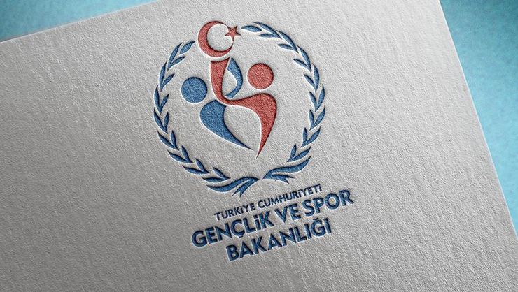Gençlik ve Spor Bakanlığı Kredi ve Yurtlar Genel Müdürlüğü: Kurum tarafından öğrencilere KYK bursu ve kredi imkanı sağlanıyor. Yurtdışında eğitim alan ve ikinci öğretim öğrencileri de başvuruda bulunabiliyor. Ayrıca amatör milli sporcu olan üniversiteliler de bu imkandan yaralanabiliyor. Yükseköğretim Kurumları Sınavı’nda (YKS) ilk yüze giren öğrencilere de destek sağlanıyor. KYK burs başvuru tarihleri henüz açıklanmazken, yeni başlayacak eğitim öğretim yılı öncesinde lisans ve önlisans öğrencileri için aylık 3 bin lira burs ücreti verildi.  Burs ve krediye başvurular e-devlet üzerinden alınıyor.