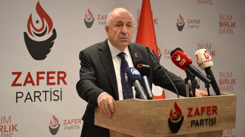<p>Zafer Partisi&rsquo;nin oy oranı y&uuml;zde 3,4 olarak &ouml;l&ccedil;&uuml;ld&uuml;. Parti, y&uuml;zde 3 bandındaki se&ccedil;men desteğiyle sıralamada yer aldı.</p>