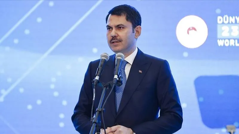 Çevre Bakanı Kurum'dan "muhalif belediye başkanı transferleri" sorusuna yanıt: Ben hiçbir belediye başkanını 'Gelin, görüşelim' diye davet etmiyorum...