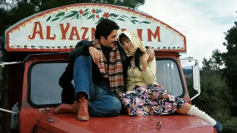 Türk sinemasının Deli Kadir'i, Asya'nın İlyas'ı: İşte unutulmaz filmleriyle Kadir İnanır'a veda...