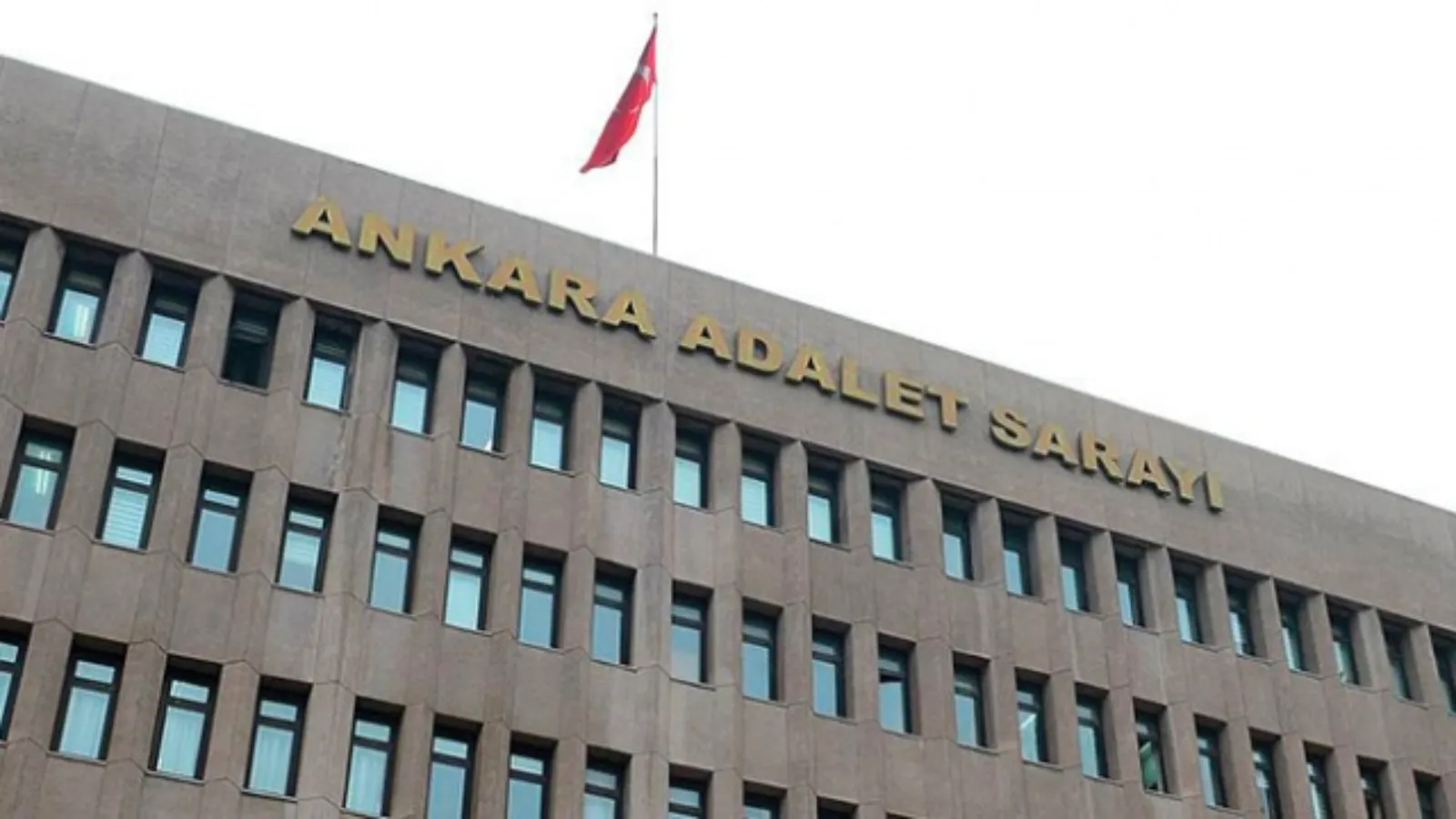 Ankara Cumhuriyet Başsavcılığı "aileyi hedef aldığı ve cinsiyetsizleştirmeye teşvik ettiği" gerekçesiyle 7 ilde 45 kişinin gözaltına alındığını duyurdu
