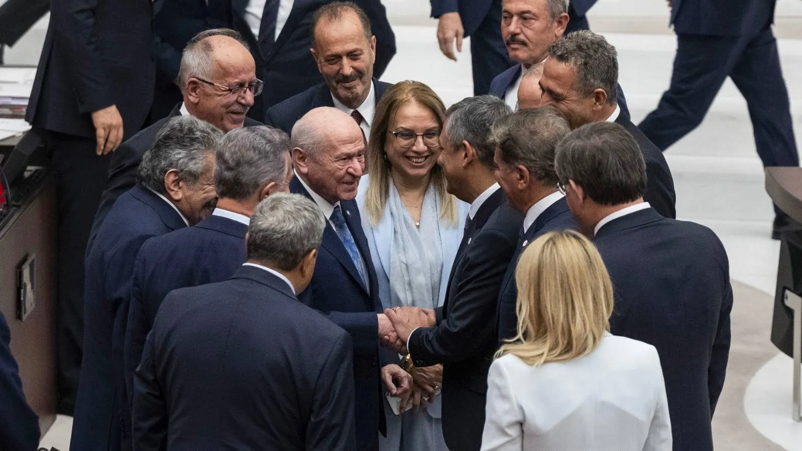 özgür özel devlet bahçeli çerçeve yasa görüşmeleri genel kurul