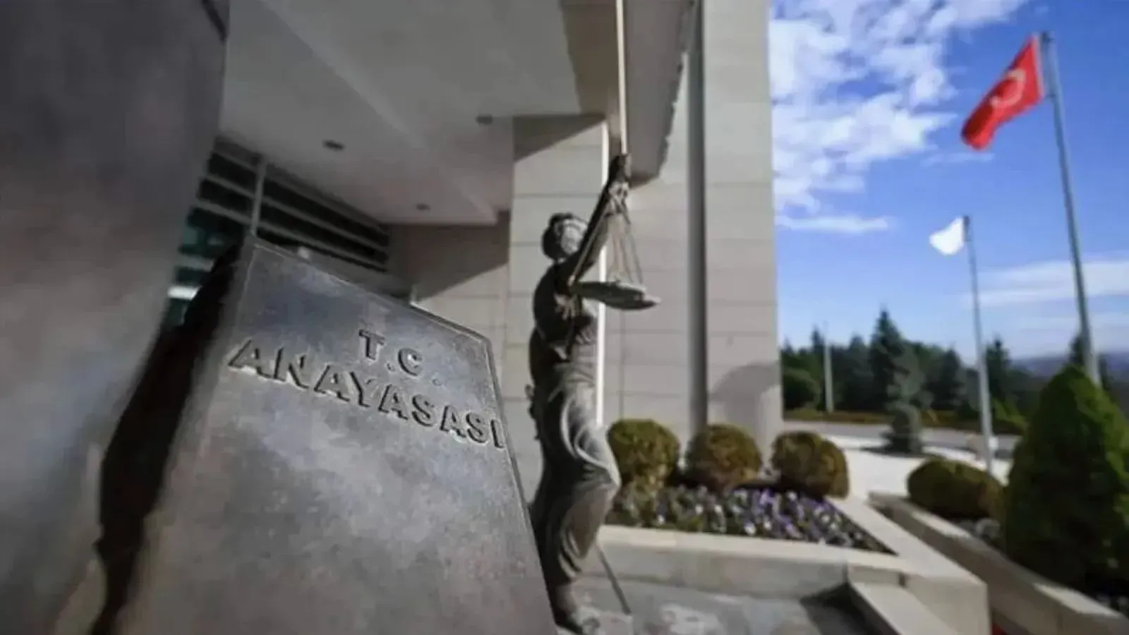 "Sivil Anayasa" tartışmaları sürerken 1982 Anayasası'nın hazırlanma sürecinde yer almış bir "Sivil"in anımsamaları
