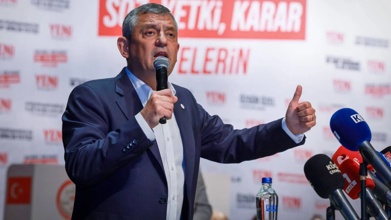 <p><strong>&Ouml;zg&uuml;r &Ouml;zel</strong> y&uuml;zde 6,1</p>