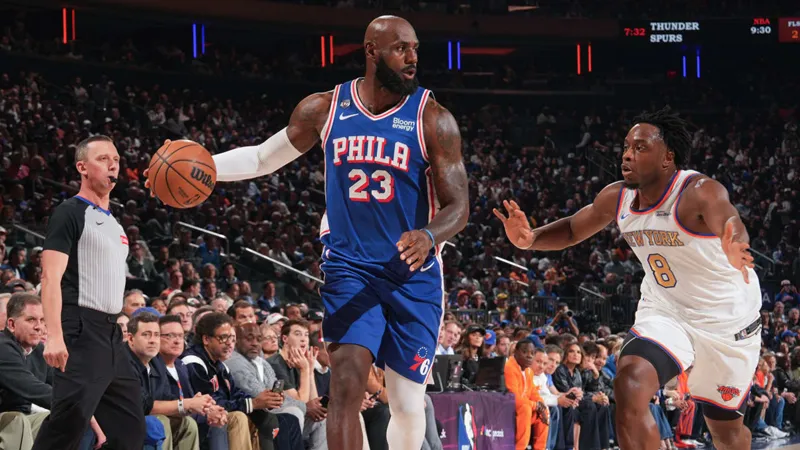 LeBron James yeni takımıyla ilk maçına çıktı