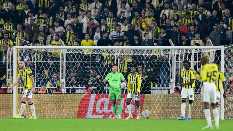"Ne çektin be Fenerbahçe", "Aslan'sın yaparsın", "Italiano ilk kez hedefte" | Günün spor manşetleri