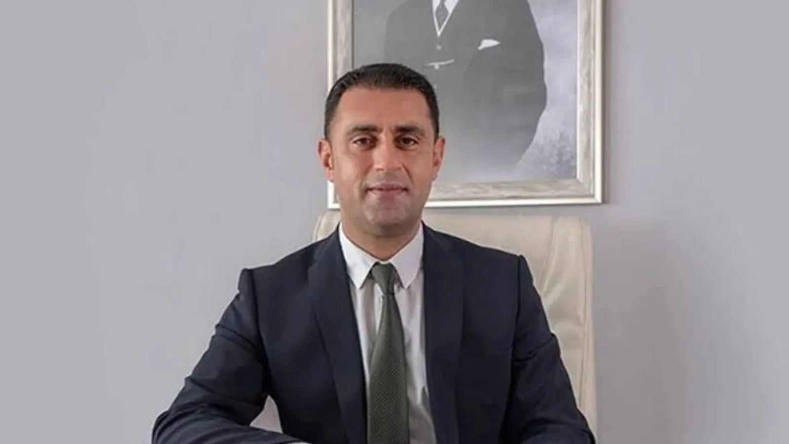 Tutuklanan Çukurova Belediye Başkanı Emrah Kozay görevden uzaklaştırıldı