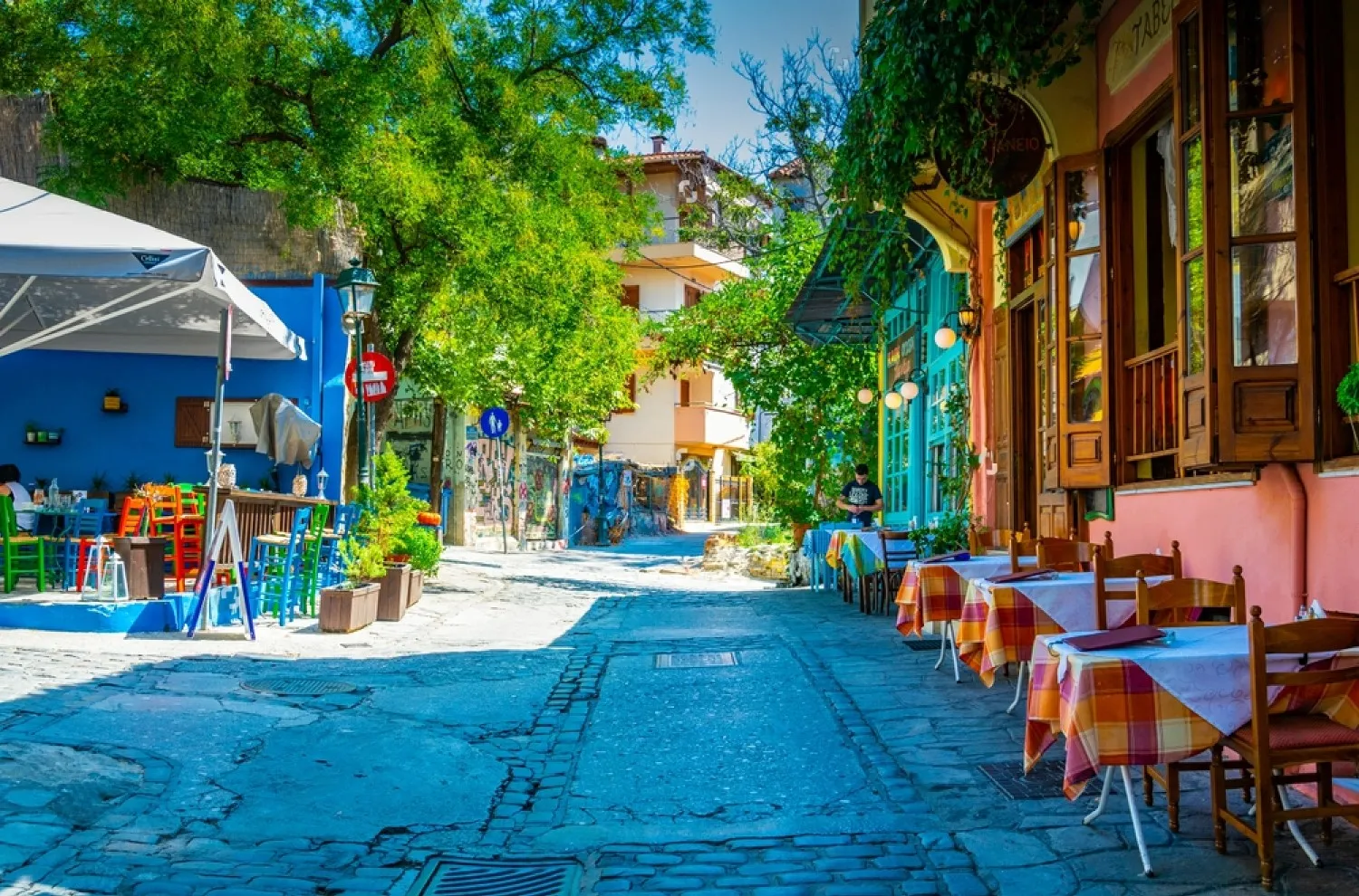 <p data-pm-slice="1 1 []">Hanehalkı t&uuml;ketim harcamalarından y&uuml;zde 14,5 pay alan Ege b&ouml;lgesi ikinci sırada yer aldı. Akdeniz b&ouml;lgesi ise y&uuml;zde 12,6 ile &uuml;&ccedil;&uuml;nc&uuml; oldu.</p>