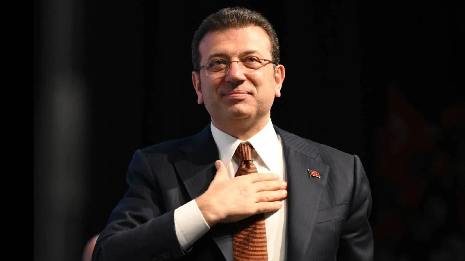 <p>&nbsp;<strong>Ekrem İmamoğlu</strong> y&uuml;zde 16&nbsp;</p>
