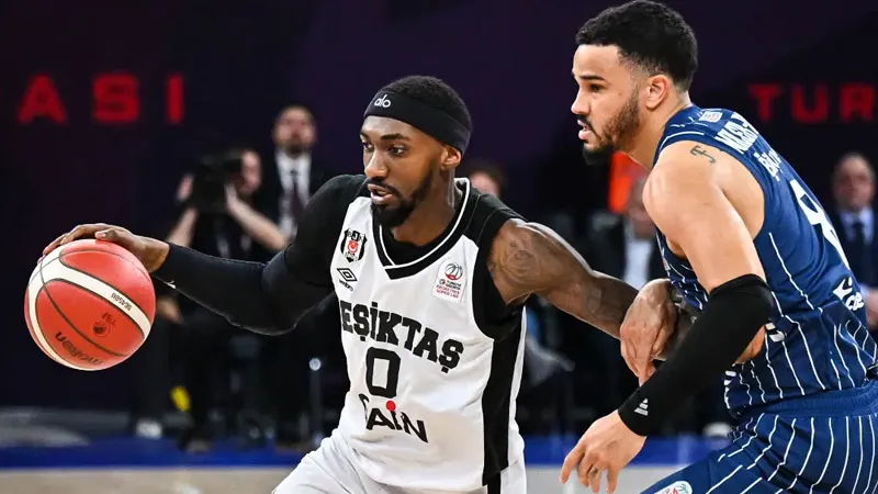 EuroLeague'de bu sezonun ilk Türk derbisi